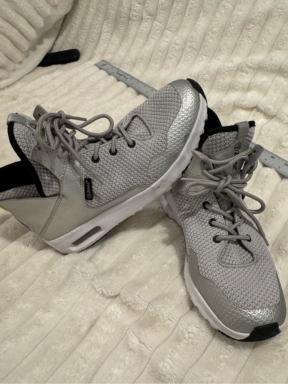 Zumba Air Classic Remix Special Edition Silver High Top Dance Sneakers 9.5 - Picture 2 of 11